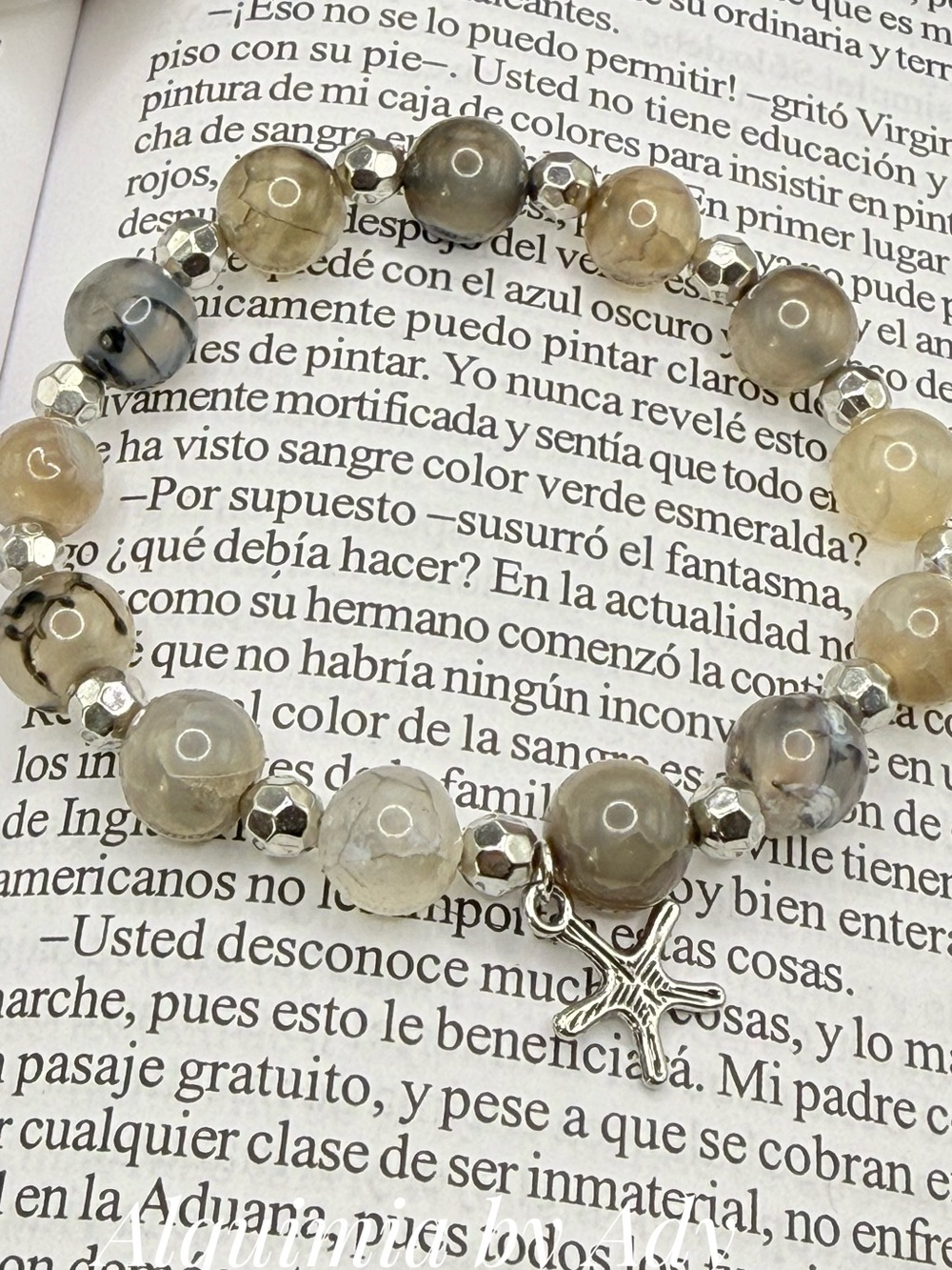 Neutral Beige-Gray Agate Bracelet with Silver starfish Accents